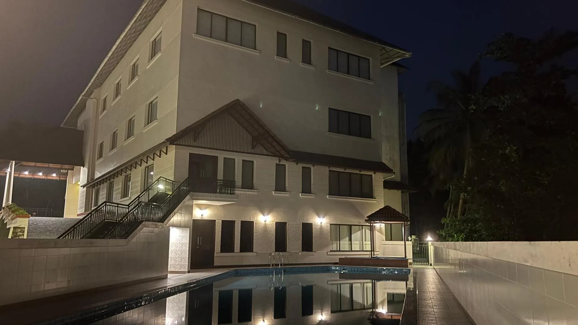 Still Waters - A Hill Country Hotels & Resorts Varkala